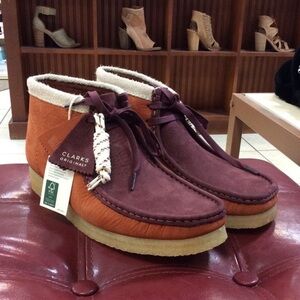 Clark’s Tri Color Orange Wallabee Shoes W10.5, M9